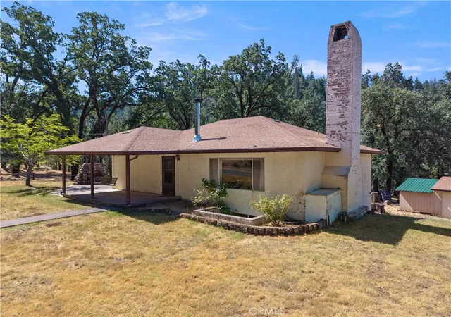 Photo 3 of Sale Pending at 8734 Sulphur Crk Rd, Middletown, CA 95461 | MLS# LC25136489 | Listing updated on 2026-10-02