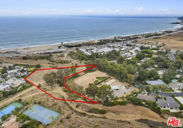 Homes for sale in Malibu, CA | 30720 Morning View Dr, Malibu, CA 90265 | MLS# 25578197