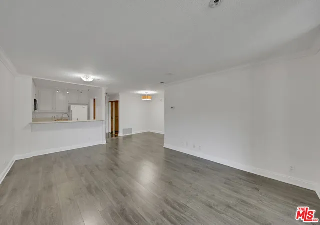 3rd image of 121 S Hope St #429, Los Angeles, CA 90012 | MLS# 25576723