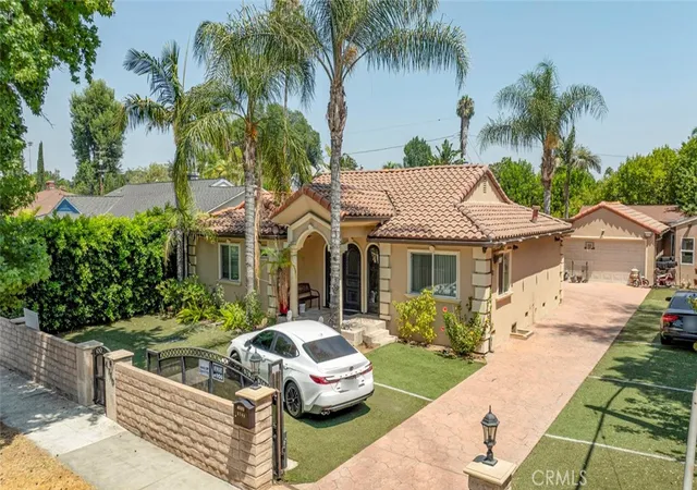 2nd image of 4710 Ventura Canyon Ave, Sherman Oaks, CA 91423 | MLS# GD25183197