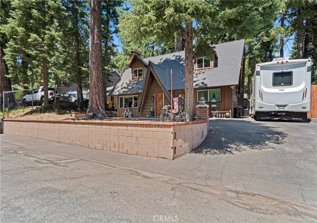 Photo 3 of Single family home for sale at 31466 Onacrest Dr, Running Springs, CA 92382 | MLS# IG25180063 | Listing updated on 2026-09-13