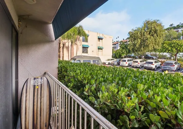 Homes for sale in Carlsbad, CA | 2348 La Costa Ave, Carlsbad, CA 92009 | Houzeo