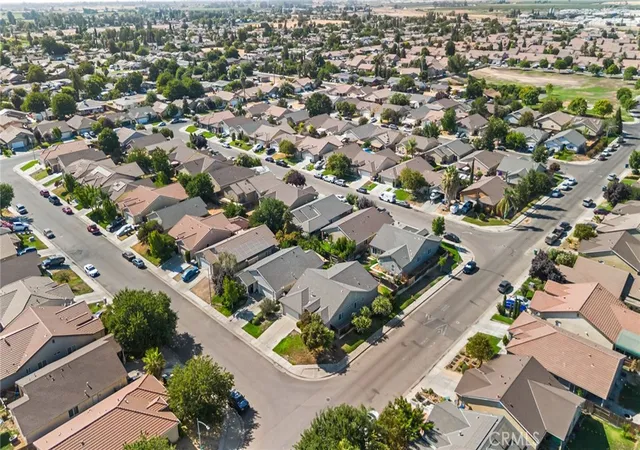 Photo 2 of Single family home for sale at 2052 W Solis St, Merced, CA 95348 | MLS# MC25183712 | Listing updated on 2026-03-10