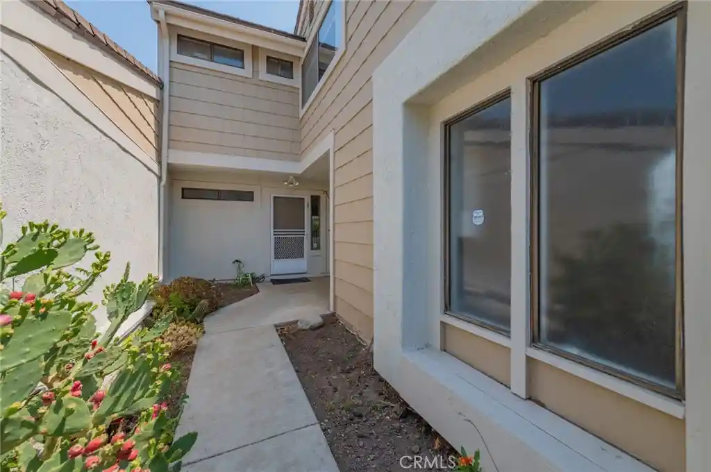 Listing Photo 2 - Condo for sale in 34 Wetstone located at 34 Wetstone, Irvine, CA 92604 - Unit #46