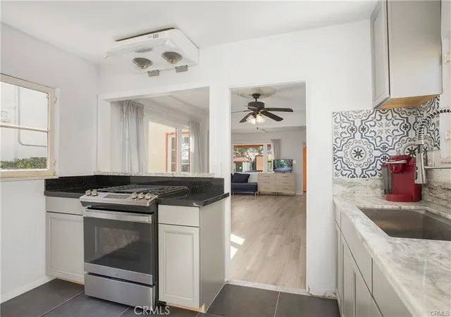 Listing Photo 4 - Condo for sale in building located at 251 Avenida Del Mar, San Clemente, CA 92672