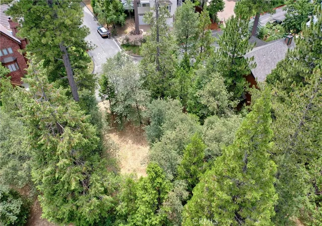 Photo 3 of Land for sale at 27513 Meadow Bay Dr, Lake Arrowhead, CA 92352 | MLS# IG25184875 | Listing updated on 2026-05-11