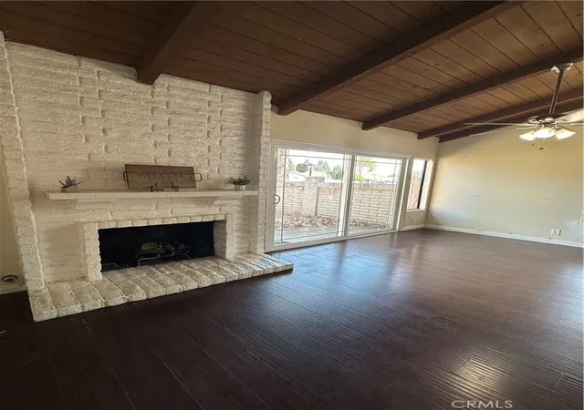 Homes for sale in Santa Ana, CA | 2516 N Tustin Avenue, Santa Ana, CA 92705 | Houzeo