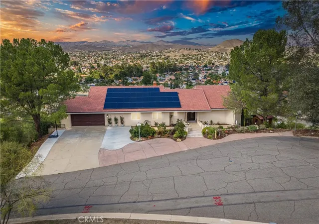 2nd image of 30990 Blackhorse Dr, Canyon Lake, CA 92587 | MLS# SW25186150