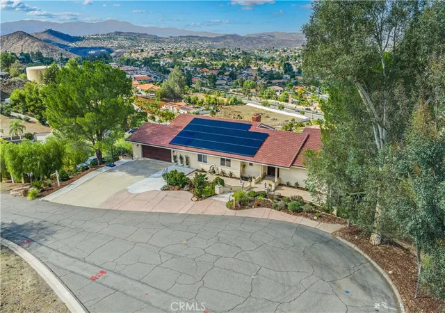 5th image of 30990 Blackhorse Dr, Canyon Lake, CA 92587 | MLS# SW25186150