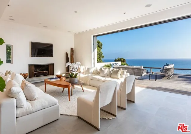 Homes for sale in Malibu, CA | 32554 Pacific Coast Hwy, Malibu, CA 90265 | MLS# 25580069