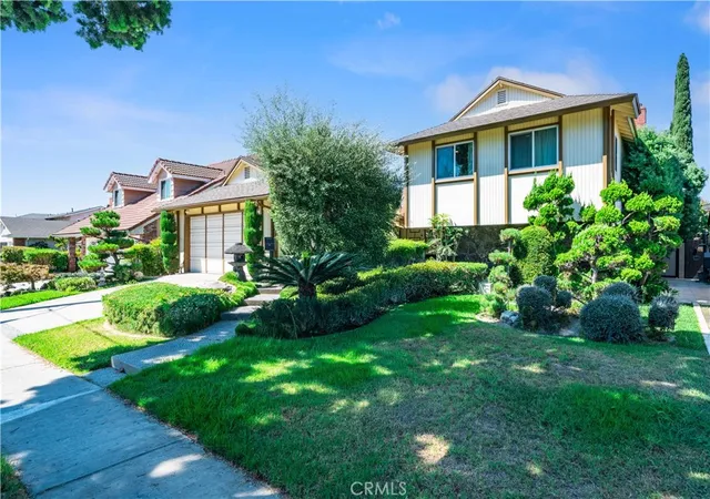 Photo 3 of Single family home for sale at 6157 Carpintero Ave, Lakewood, CA 90713 | MLS# RS25186631 | Listing updated on 2026-09-30