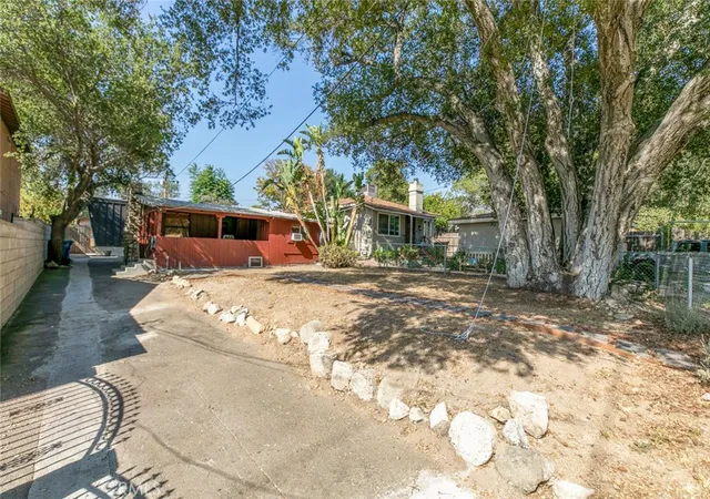 3rd image of 7553 Mcgroarty St, Tujunga, CA 91042 | MLS# SR25186103