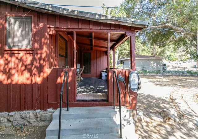 5th image of 7553 Mcgroarty St, Tujunga, CA 91042 | MLS# SR25186103