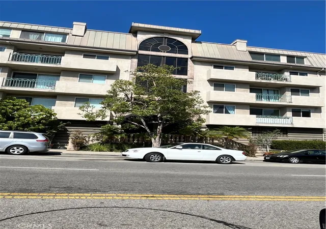Homes for sale in Los Angeles, CA | 390 S Sepulveda Blvd #208, Los Angeles, CA 90049 | MLS# DW25186869