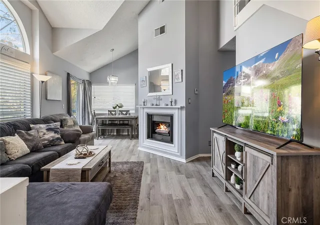 3rd image of 26750 Claudette St #442, Canyon Country, CA 91351 | MLS# SR25187359