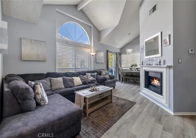 5th image of 26750 Claudette St #442, Canyon Country, CA 91351 | MLS# SR25187359