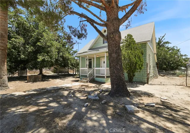 Photo 3 of Single family home for sale at 7812 Pearblossom, Littlerock, CA 93543 | MLS# CV25188291 | Listing updated on 2026-10-07