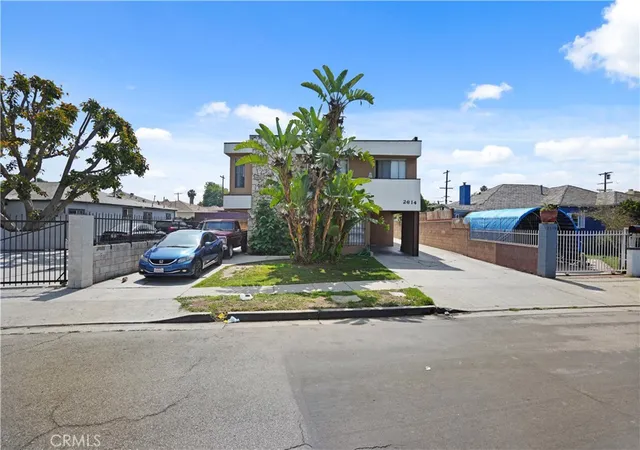 Photo 1 of House for sale at 2614 S Garth Ave, Los Angeles, CA 90034 | MLS# PW25188553 | Listing updated on 2026-10-02