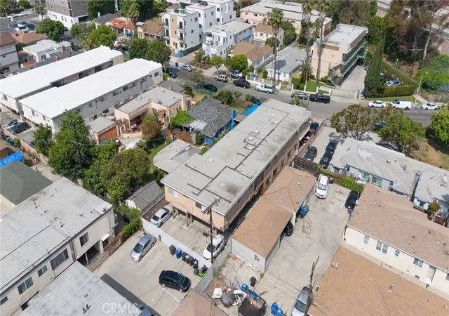 Photo 4 of House for sale at 2614 S Garth Ave, Los Angeles, CA 90034 | MLS# PW25188553 | Listing updated on 2026-10-02
