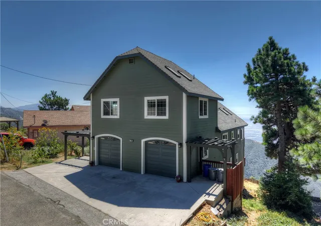 2nd image of 22665 Valley View Dr, Crestline, CA 92325 | MLS# IG25189351