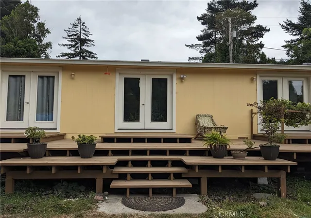 1st image of 203 Pine Ln, Fortuna, CA 95528 | MLS# TR25185952