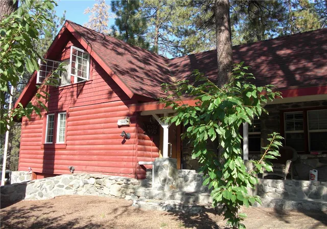 1st image of 5865 Elm St, Wrightwood, CA 92397 | MLS# HD25190243