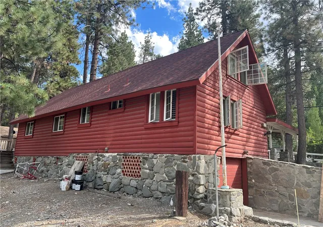 2nd image of 5865 Elm St, Wrightwood, CA 92397 | MLS# HD25190243