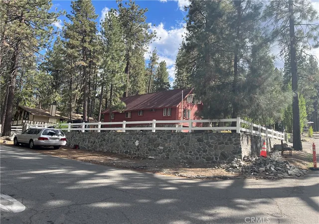 3rd image of 5865 Elm St, Wrightwood, CA 92397 | MLS# HD25190243