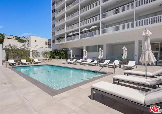 11th image of 999 N Doheny Dr #806, West Hollywood, CA 90069 | MLS# 25582115