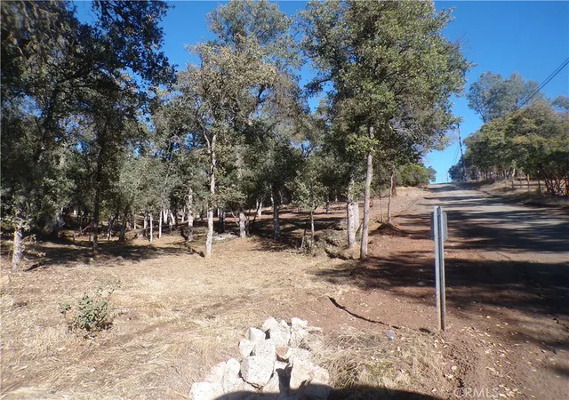Homes for sale in Clearlake, CA | 15608 36th Ave, Clearlake, CA 95422 | MLS# LC25190969