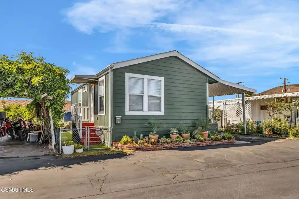 Photo 1 of Manufactured home for sale at 198 Skyline Dr #64, Thousand Oaks, CA 91362 | MLS# 225004333 | Listing updated on 2025-11-18