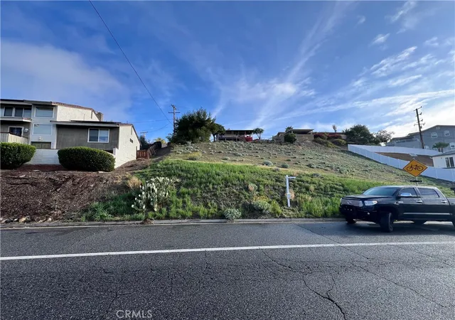 4th image of 29158 Vacation Dr, Canyon Lake, CA 92587 | MLS# SW25191065
