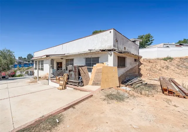Photo 2 of Single family home for sale at 114 N Bonnie Beach Pl, Los Angeles, CA 90063 | MLS# CV25191293 | Listing updated on 2026-06-17