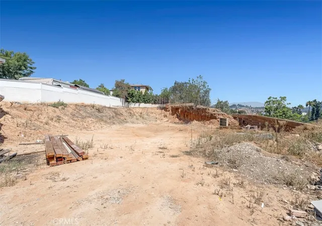 Photo 3 of Single family home for sale at 114 N Bonnie Beach Pl, Los Angeles, CA 90063 | MLS# CV25191293 | Listing updated on 2026-06-17