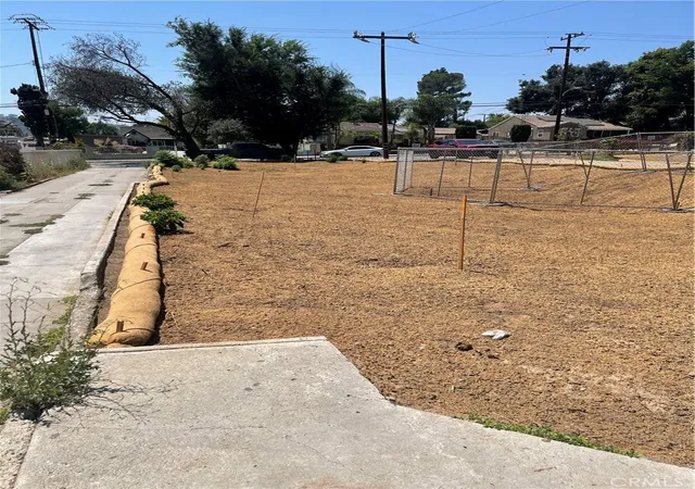 Photo 2 of Single family home for sale at 2246 Glenrose Ave, Altadena, CA 91001 | MLS# DW25191140 | Listing updated on 2026-09-01