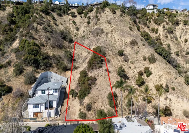 2nd image of 3573 Camino De La Cumbre, Sherman Oaks, CA 91423 | MLS# 25581883