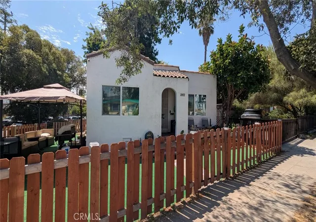 3rd image of 2402 Langdale Ave, Los Angeles, CA 90041 | MLS# SR25191992