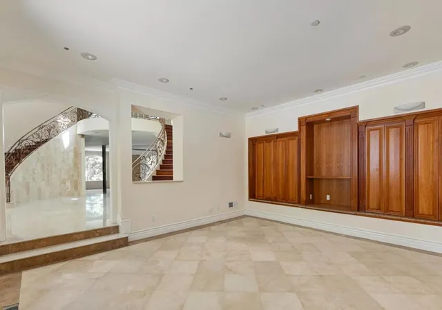 Photo 4 of Single family home for sale at 1 Reids Roost Rd, Redwood City, CA 94062 | MLS# ML82017325 | Listing updated on 2026-10-30