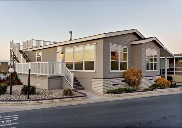 1st image of 5540 W 5th St #1, Oxnard, CA 93035 | MLS# V1-32026