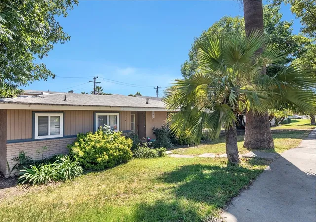 Photo 3 of Sale Pending at 1147 W D St, Ontario, CA 91762 | MLS# CV25194518 | Listing updated on 2026-01-08