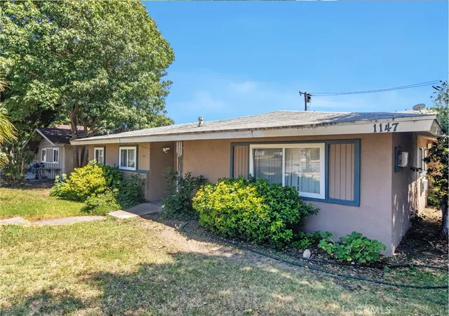 Photo 4 of Sale Pending at 1147 W D St, Ontario, CA 91762 | MLS# CV25194518 | Listing updated on 2026-01-08