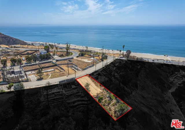 Photo 4 of Sale Pending at 437 Puerto Del Mar, Pacific Palisades, CA 90272 | MLS# 25584001 | Listing updated on 2026-09-07