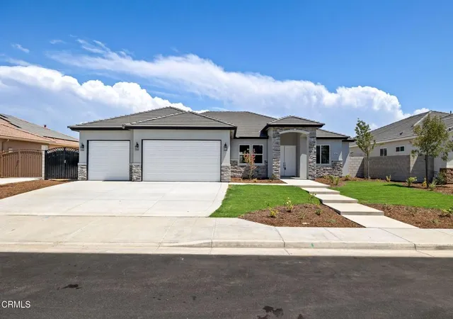 Photo 1 of Single family home for sale at 7422 Allenmeir Ct, Bakersfield, CA 93314 | MLS# V1-32056 | Listing updated on 2026-10-05