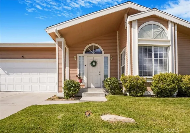 2nd image of 20053 Northcliff Dr, Canyon Country, CA 91351 | MLS# CV25192503