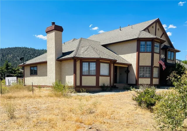 Photo 2 of Single family home for sale at 10500 Steinhoff Rd, Frazier Park, CA 93225 | MLS# SR25195581 | Listing updated on 2026-10-01