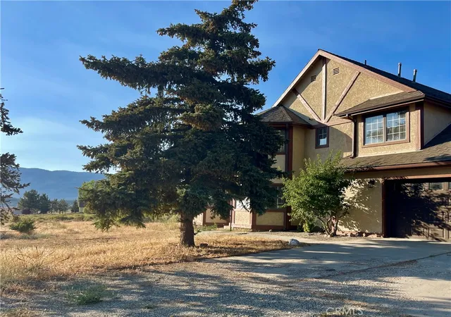 Photo 3 of Single family home for sale at 10500 Steinhoff Rd, Frazier Park, CA 93225 | MLS# SR25195581 | Listing updated on 2026-10-01