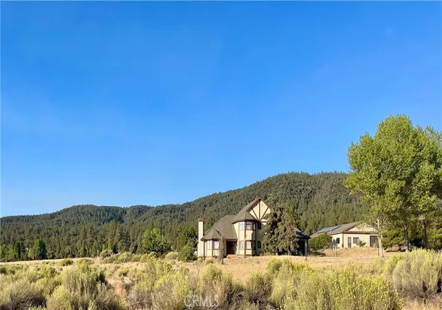 Photo 3 of Single family home for sale at 10500 Steinhoff Rd, Frazier Park, CA 93225 | MLS# SR25195581 | Listing updated on 2026-10-01