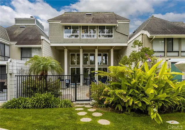 Photo 1 of Sale Pending at 4195 Davis Cup Dr, Huntington Beach, CA 92649 | MLS# NP25194826 | Listing updated on 2025-11-10