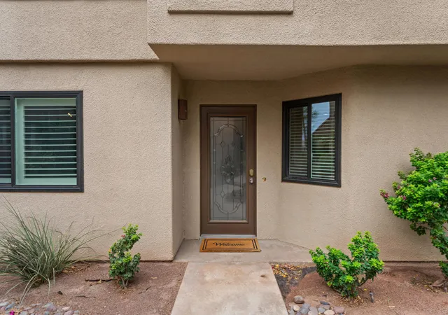 Listing Photo 1 - Condo for sale in building located at 76702 Daffodil Dr, Palm Desert, CA 92211 - Unit #
