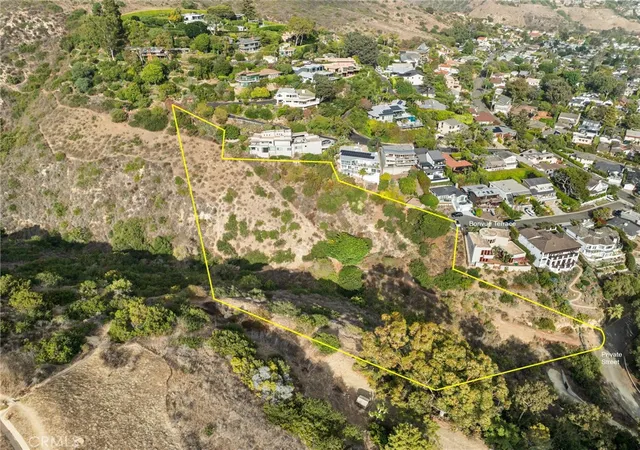 2nd image of 455 Bonvue Terrace, Laguna Beach, CA 92651 | MLS# LG25194171
